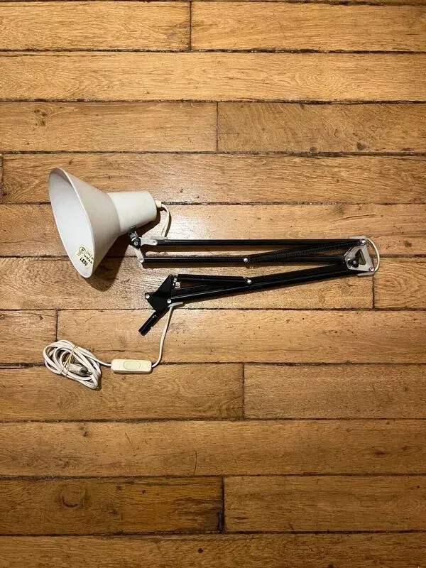 Illustration numéro 2 du produit Lampe d’architecte Ledu noire et blanche vintage