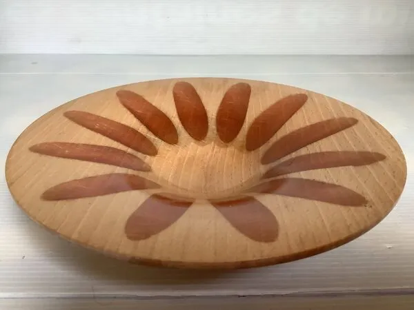 Illustration numéro 2 du produit Vide poche en bois Nopjes houtdraaiwerk fait main