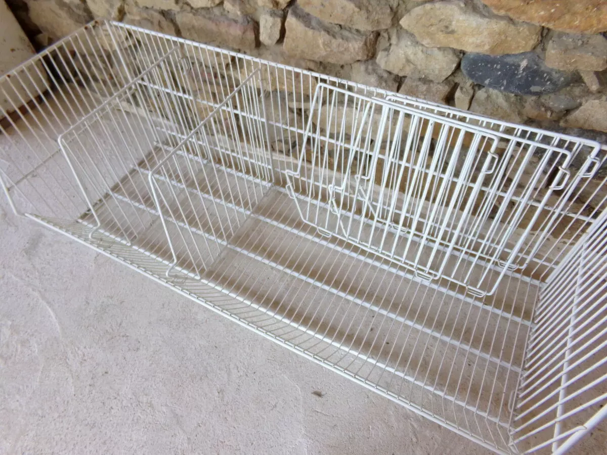 Illustration numéro 2 du produit Etagère d'épicerie en métal