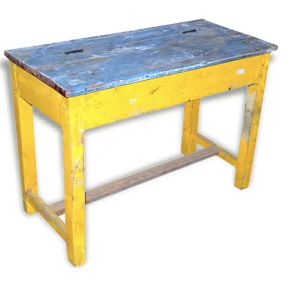 Illustration numéro 2 du produit Ancien pupitre d’écolier en teck birman