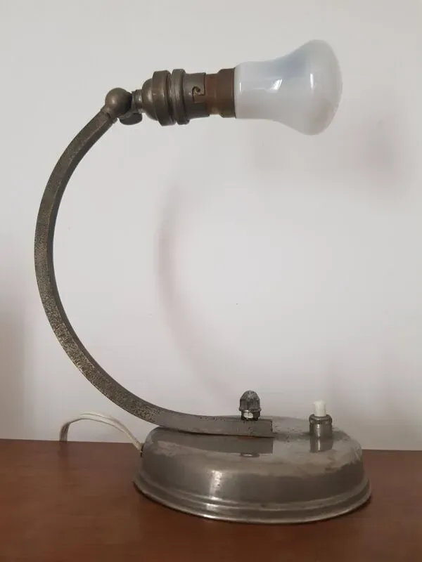 Illustration numéro 2 du produit Lampe industrielle annees 50