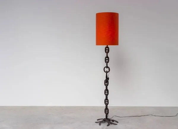 Illustration numéro 2 du produit Lampadaire industriel sculptural en chaîne de fer soudée, design brutaliste des années 80