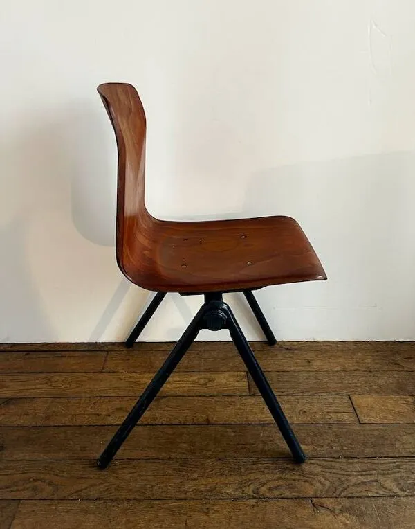 Illustration numéro 2 du produit Chaise Galvanitas