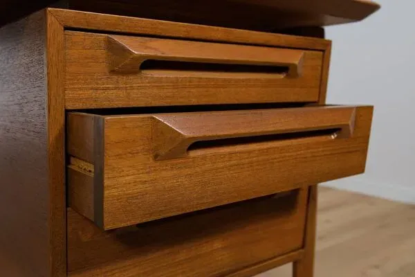 Illustration numéro 2 du produit Bureau Mid-Century en Teck par IB Kofod-Larsen pour Seffle Möbelfabrik, Suède, 1950s