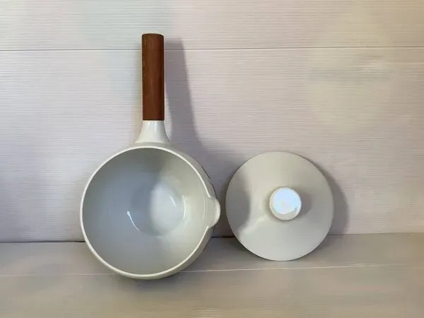 Illustration numéro 2 du produit Poêlon casserole design Edmund Saalfrank novum havanna Germany