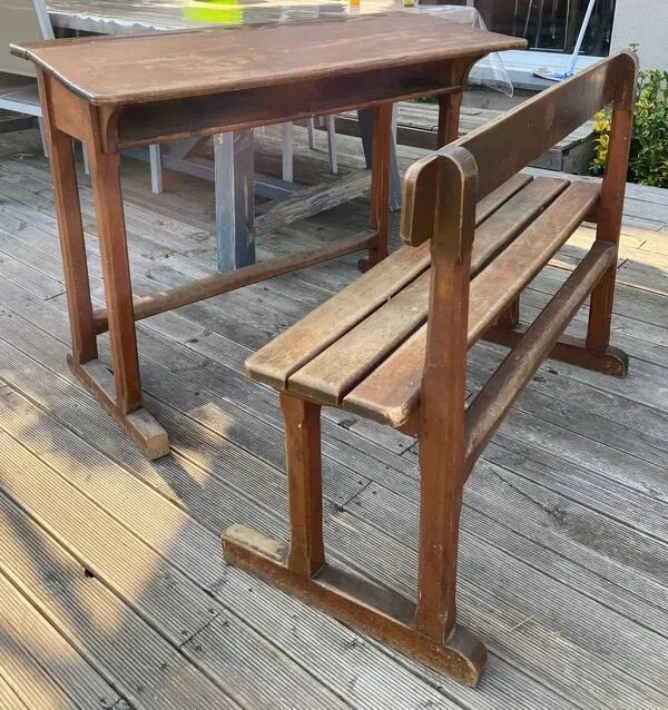 Illustration numéro 2 du produit Pupitre double d’école