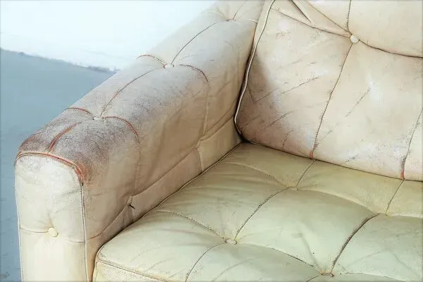 Illustration numéro 2 du produit Fauteuil club vintage en palissandre et cuir