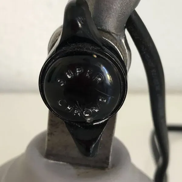 Illustration numéro 2 du produit Lampe vintage 1950 industrielle atelier bureau Super Chrome - 60 cm