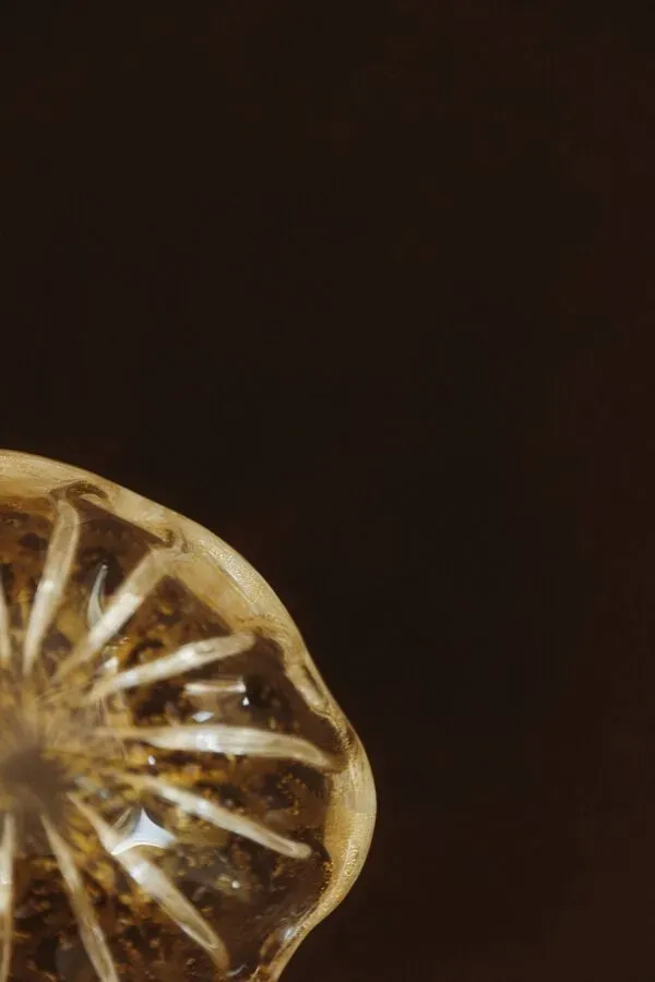 Illustration numéro 2 du produit Coupe en verre de Murano à poudre d’or, XXe siècle
