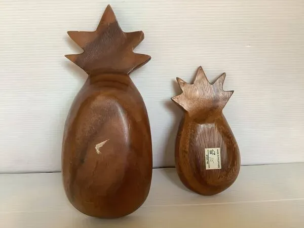 Illustration numéro 2 du produit Paire de vide poche ananas en bois