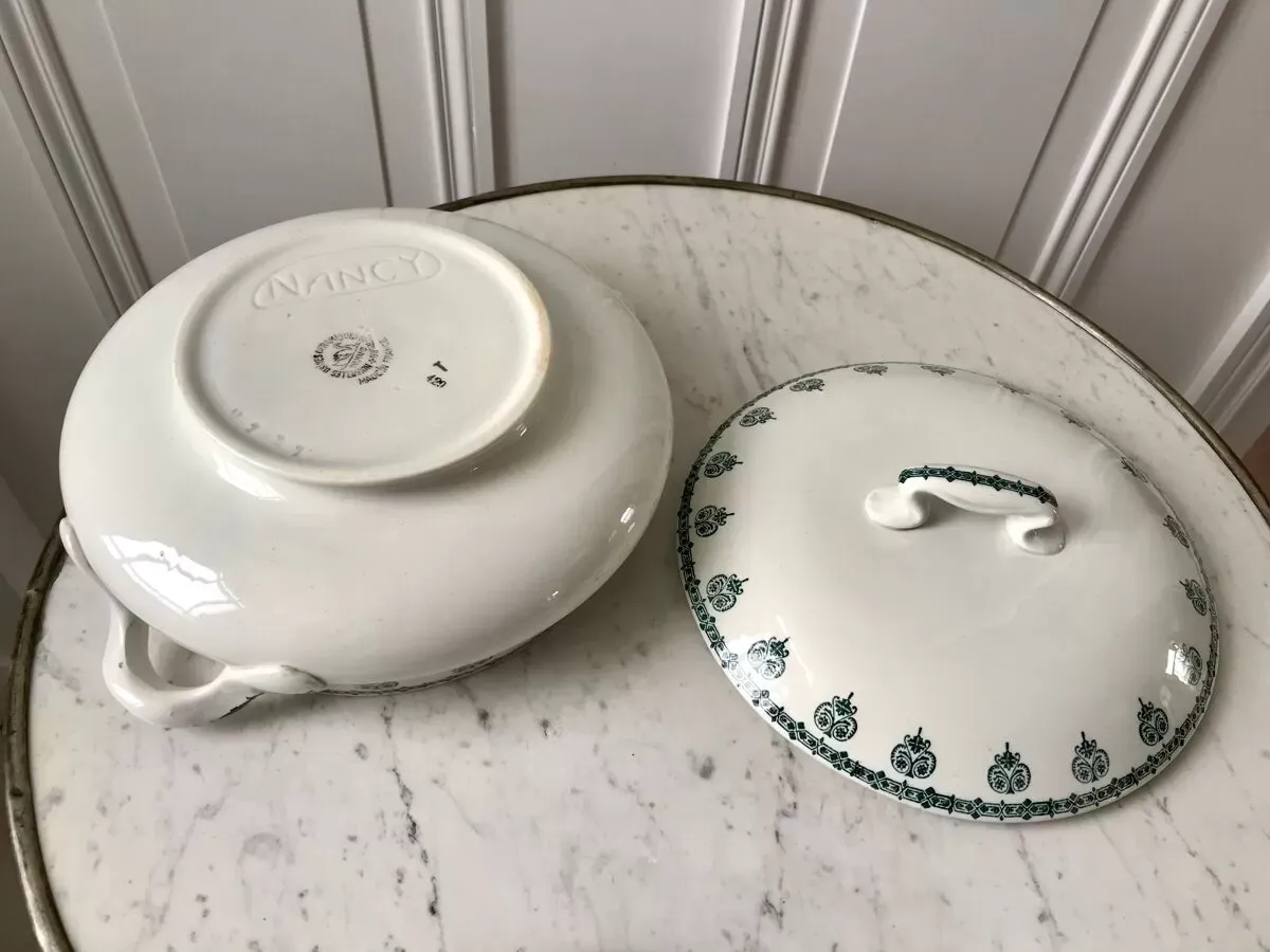 Illustration numéro 2 du produit Soupière Terre de Fer Saint-Amand fleurs bleues modèle ''Nancy'' années 30-40