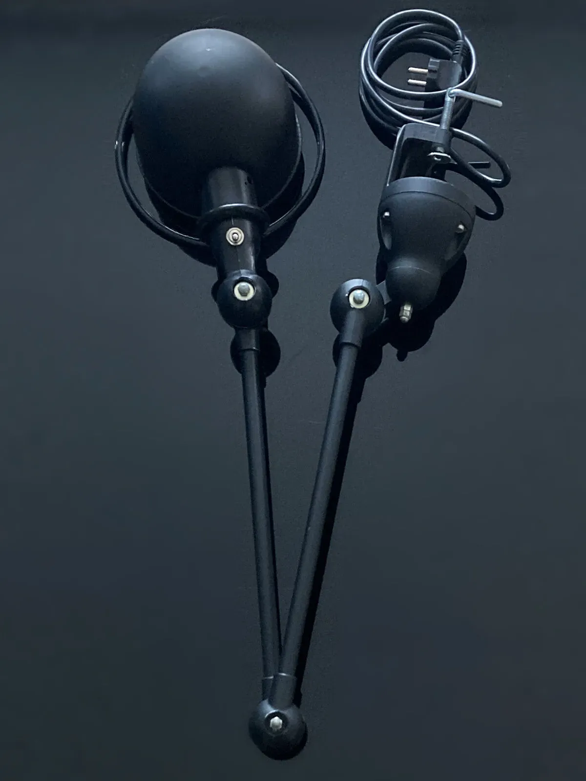 Illustration numéro 2 du produit Lampe Jielde deux bras noir satin originale 1960