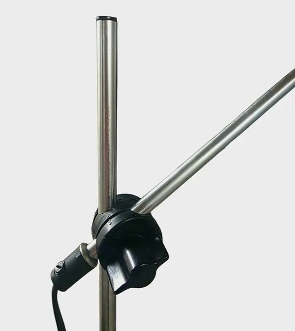 Illustration numéro 2 du produit Lampadaire ajustable ''G0505'' IKEA Vintage - Circa 1980