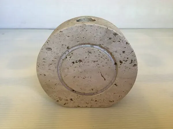 Illustration numéro 2 du produit Vase soliflore travertin Fratelli Mannelli