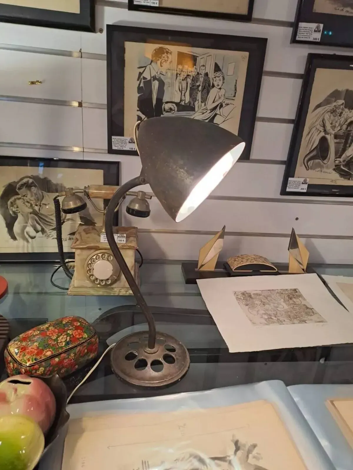 Illustration numéro 2 du produit Lampe de bureau industrielle