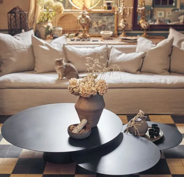 Illustration numéro 2 du produit Table Basse Beside 115cm – Métal Thermo-laqué Noir – Maison de Vacances