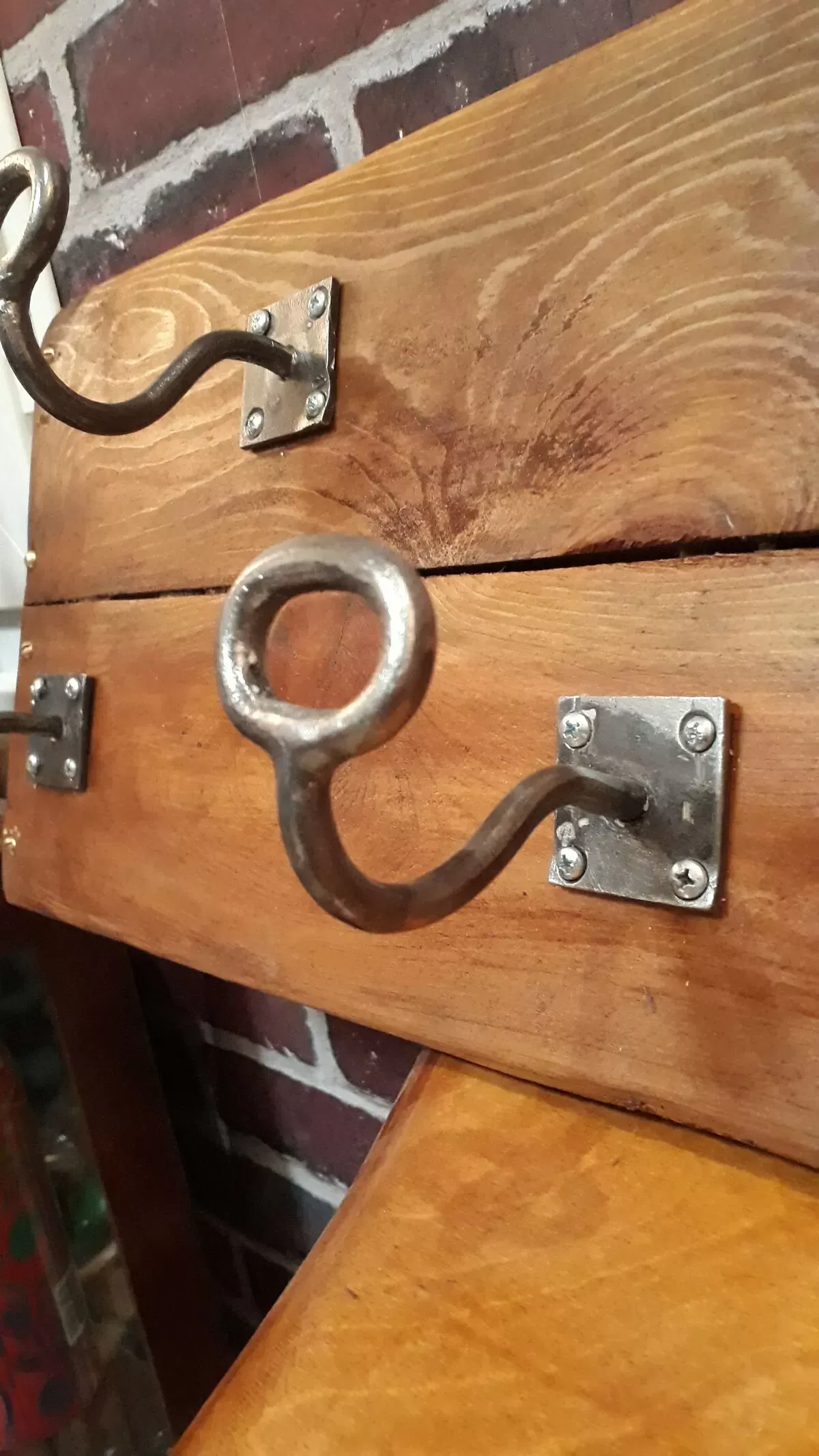 Illustration numéro 2 du produit Portemanteau mural 1960