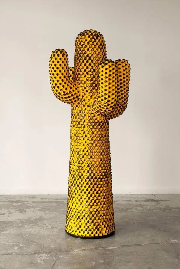 Illustration numéro 2 du produit Porte manteau sculpture Cactus de Drocco & Mello - Gufram