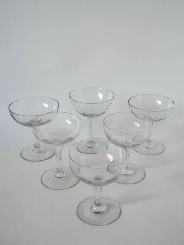 Illustration numéro 2 du produit Lot de 6 coupes à champagne dépareillées en cristal 1930-1950