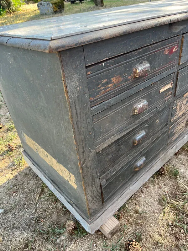 Illustration numéro 2 du produit Meuble de métier à tiroirs