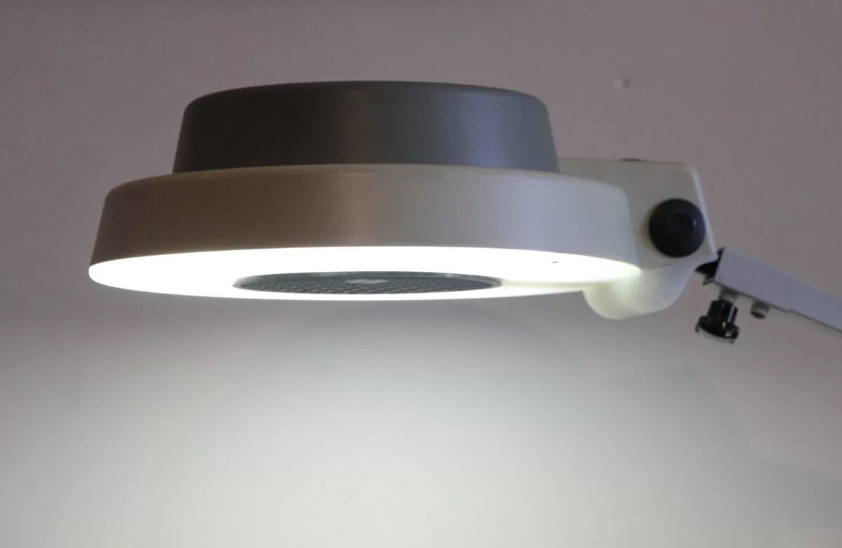 Illustration numéro 2 du produit Lampe articulee circulaire Waldmann