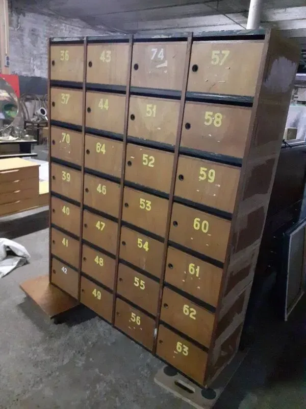 Illustration numéro 2 du produit Meuble de métier