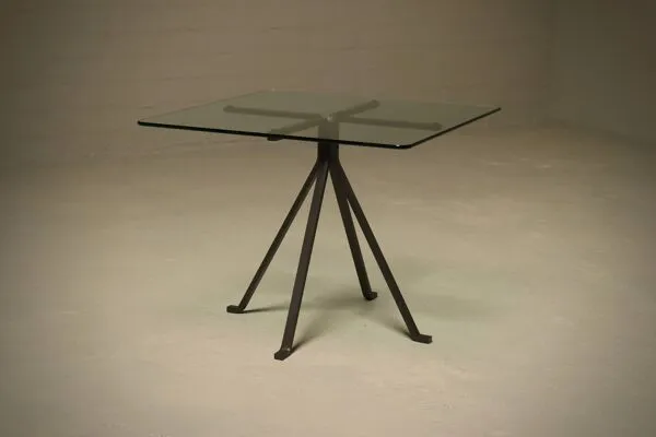 Illustration numéro 2 du produit Table d'appoint Cuginetto par Enzo Mari pour Draide années 1970