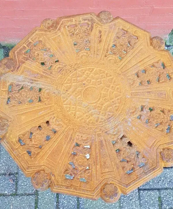 Illustration numéro 2 du produit Table de jardin en fonte Art Nouveau table de bistrot