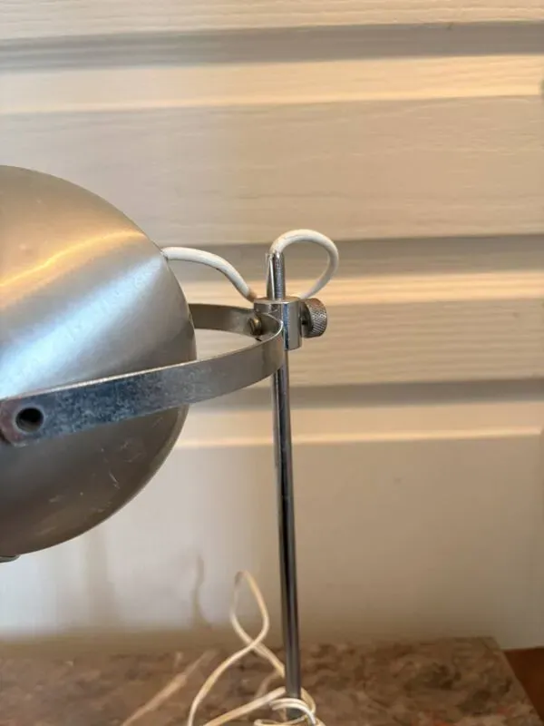 Illustration numéro 2 du produit Ancien Lampe Vintage Rétro Industrielle Métal Argenté Eyeball