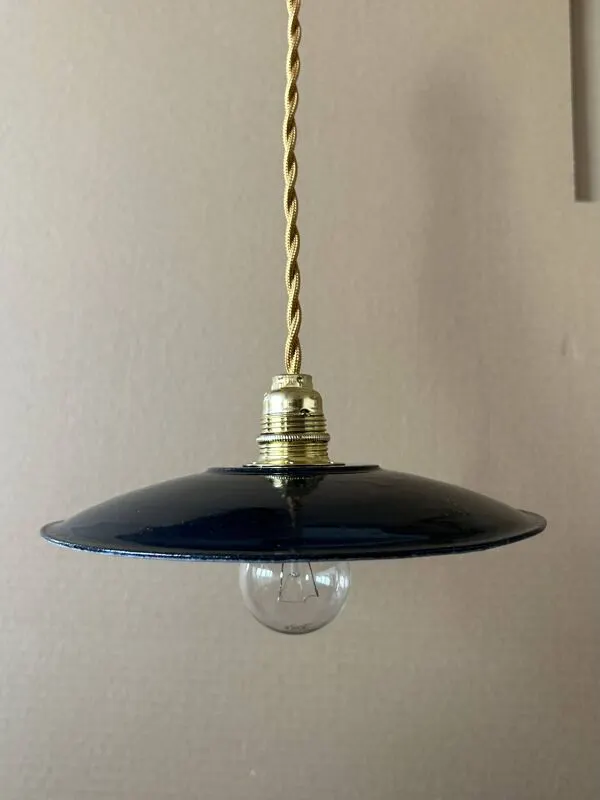 Illustration numéro 2 du produit Suspension industrielle noire ancienne D19,5cm