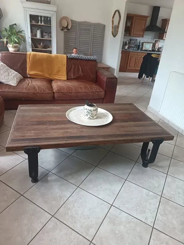 Illustration numéro 2 du produit Table basse