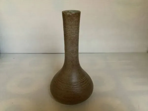 Illustration numéro 2 du produit Vase soliflore céramique marron