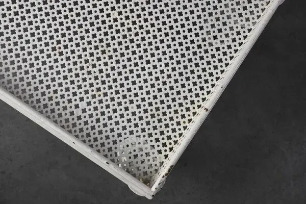 Illustration numéro 2 du produit Table basse française des années 50 par Mathieu Matégot, 1960