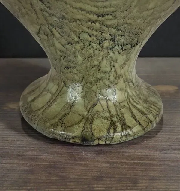 Illustration numéro 2 du produit Vase en grès signé Anne Marie Sybesma De Bay, alias MIEP La Borne