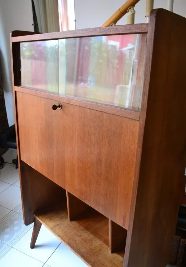 Illustration numéro 2 du produit Secrétaire en chêne, années 50-60