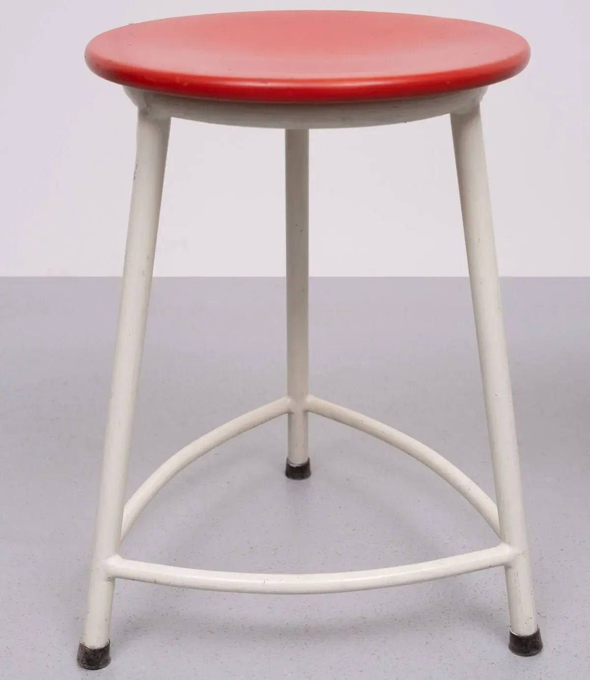 Illustration numéro 2 du produit paire de tabourets Ahrend de Cirkel Design Friso Kramer années 1950 Hollande