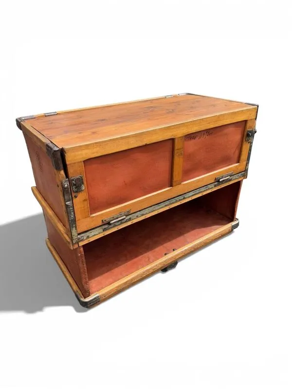 Illustration numéro 2 du produit Caisse buffet bar / étagère – Mobilier industriel « Suroy »