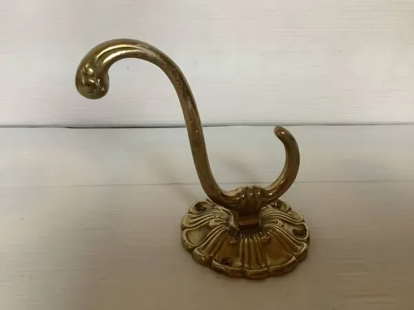 Illustration numéro 2 du produit Double patére laiton