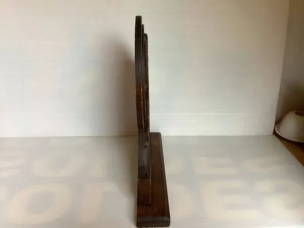 Illustration numéro 2 du produit Christ bois sculpté 1945