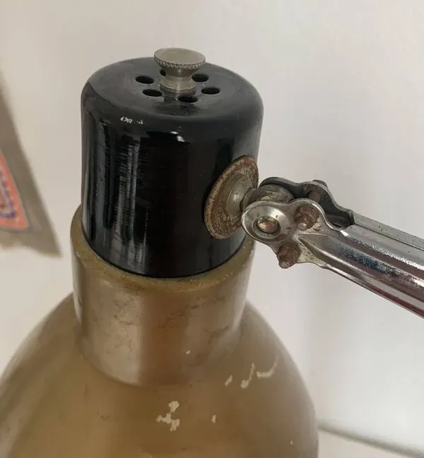 Illustration numéro 2 du produit Lampe vintage 1950 industrielle Super Chrome champagne - 55 cm