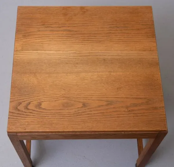 Illustration numéro 2 du produit Table à écrire en chêne de l'école d'Amsterdam Art déco néerlandaise années 1930