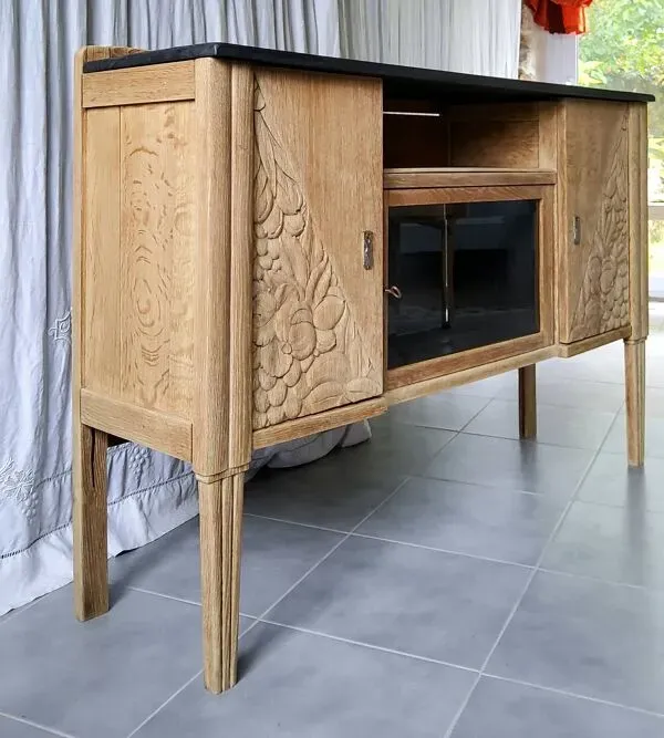 Illustration numéro 2 du produit Buffet parisien art déco