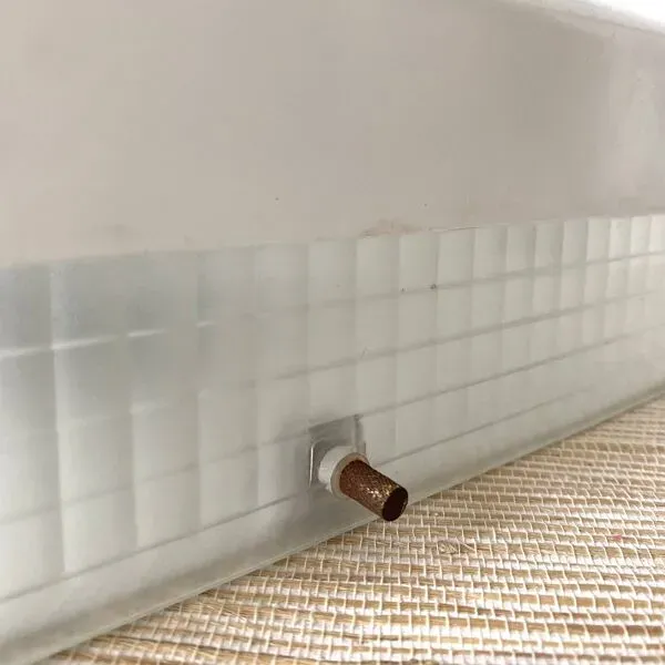 Illustration numéro 2 du produit Plafonnier carré holophane , indus années 60