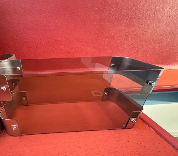 Illustration numéro 2 du produit Étagère murale design Donald Singer – années 70 – inox & verre fumé