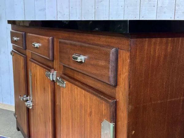 Illustration numéro 2 du produit Enfilade de bistrot en acajou et plateau formica des années 1950