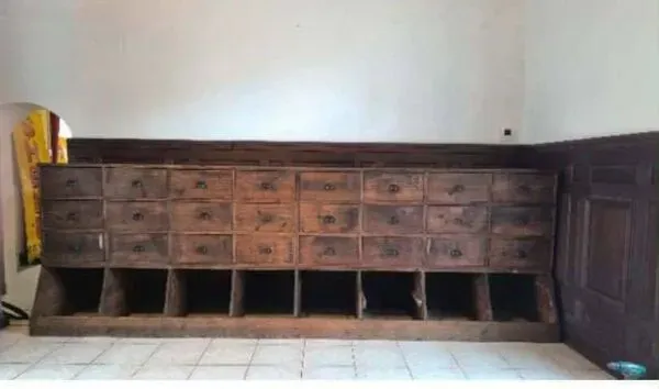 Illustration numéro 2 du produit Meuble de métier de coutelier - 24 tiroirs