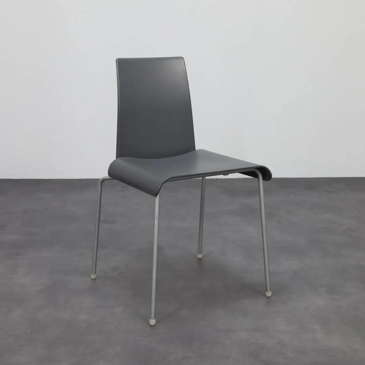 Illustration numéro 2 du produit Lot de 4 chaises de salle à manger « Tama » B&B Italia, années 1990 (prix fixe)