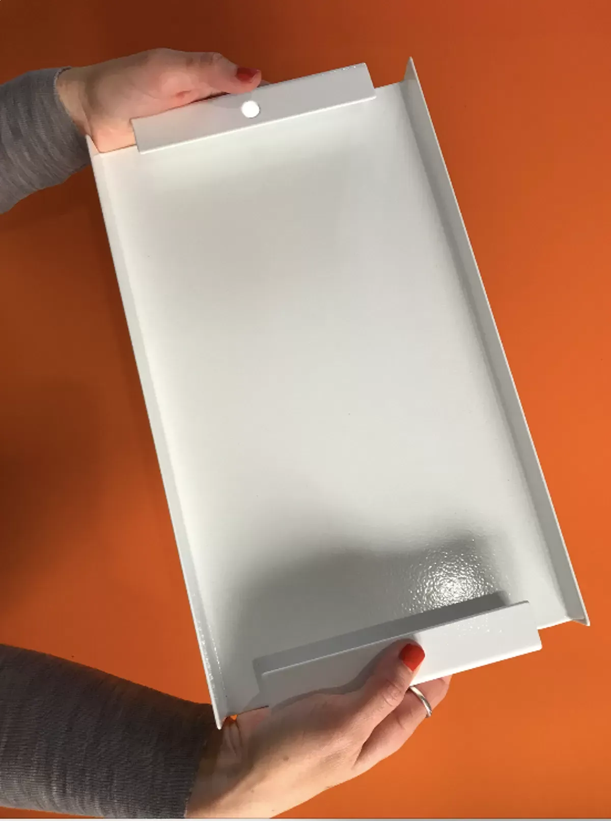 Illustration numéro 2 du produit Plateau blanc Maud Supplies origami acier thermolacqué