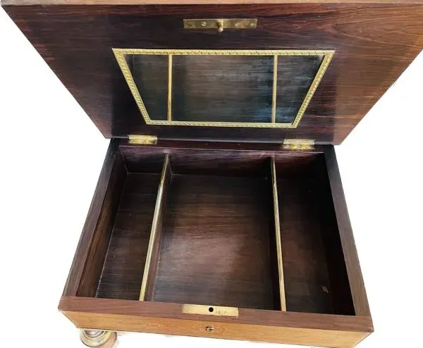 Illustration numéro 2 du produit table à ouvrage coiffeuse marqueterie époque Napoléon III