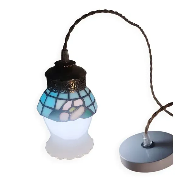 Illustration numéro 2 du produit Opaline en vitrail couronnée